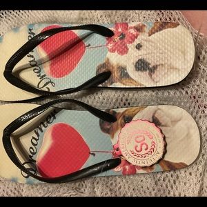 NWT SO authentic flip flops